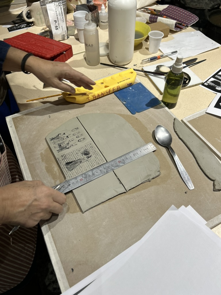 Proceso de Experimentación pictórica sobre cerámica